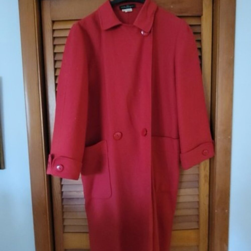 Salvatore Ferragamo Women's Coat** L🔴🔴K ‼️